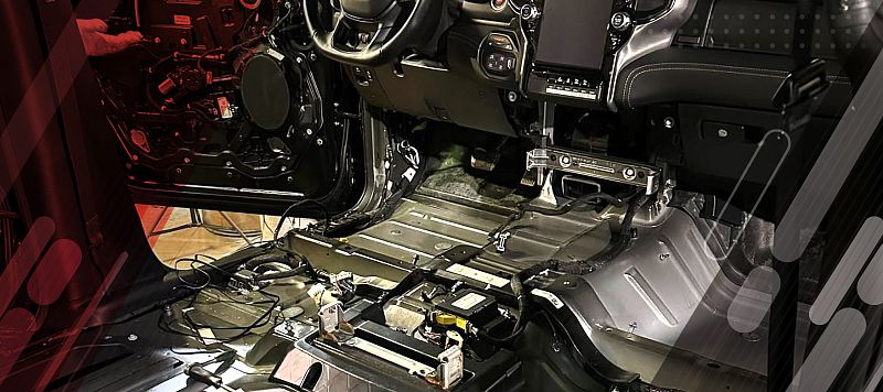 От производителя : Шумоизоляция пола в авто материалом STP: как и зачем?